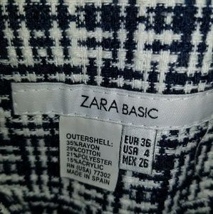 ZARA PANTS SIZE 4 high waisted
